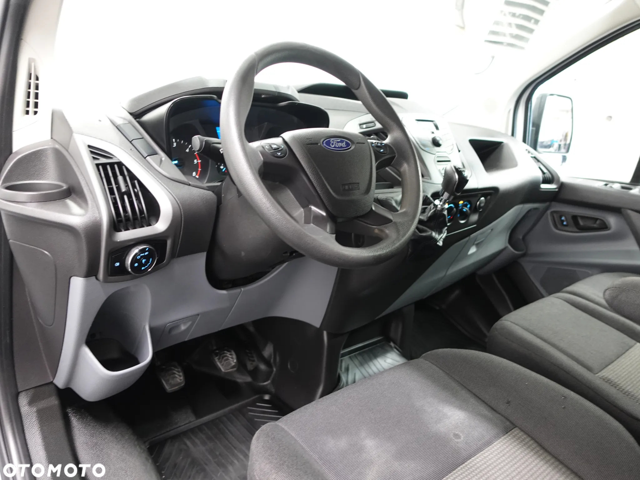 Ford Transit Custom - 23