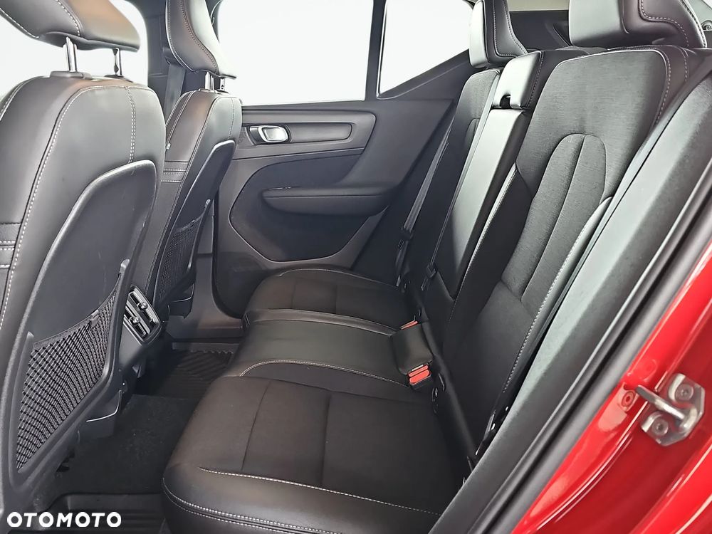 Volvo XC 40 T4 AWD Momentum Pro - 19
