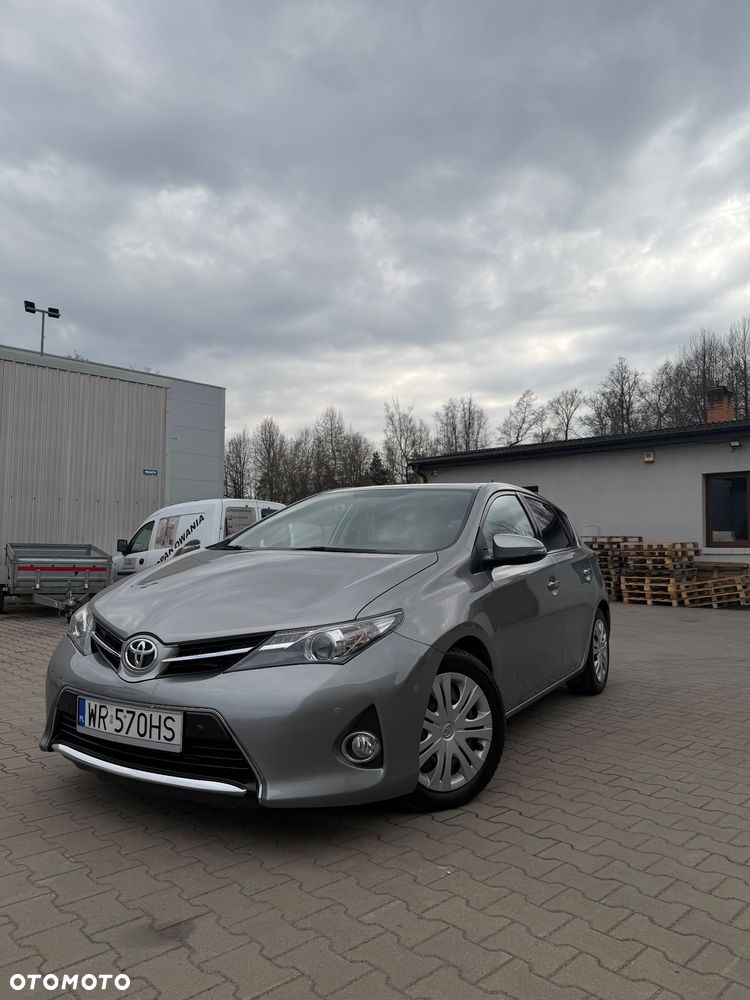 Toyota Auris 2.0 D-4D Life - 1