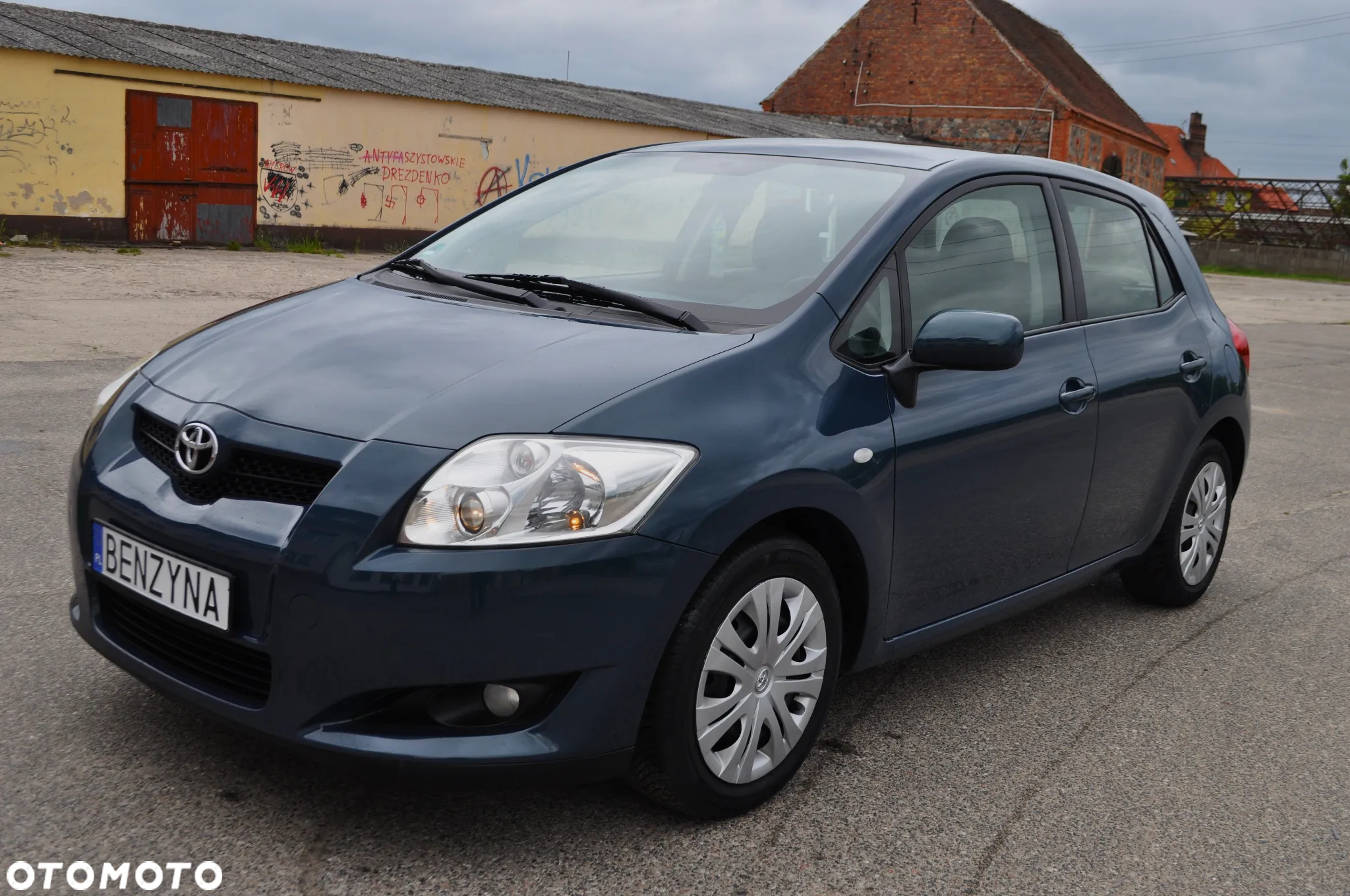 Toyota Auris 1.4 VVT-i Terra - 3