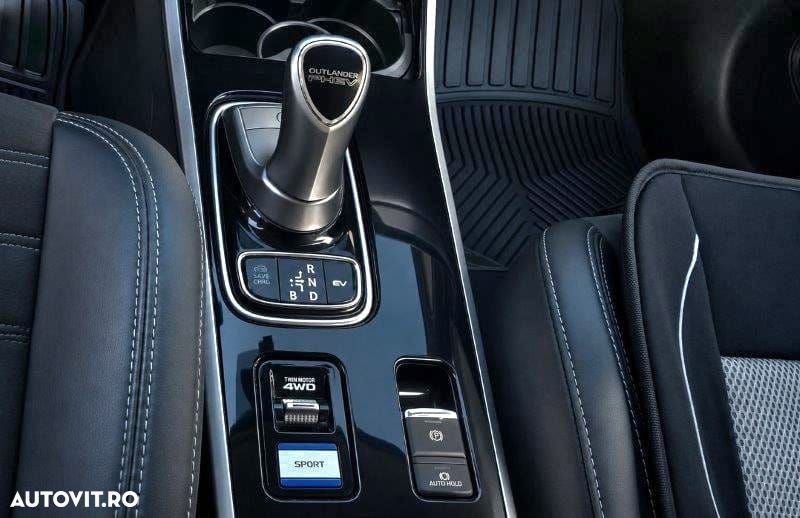 Mitsubishi Outlander - 10