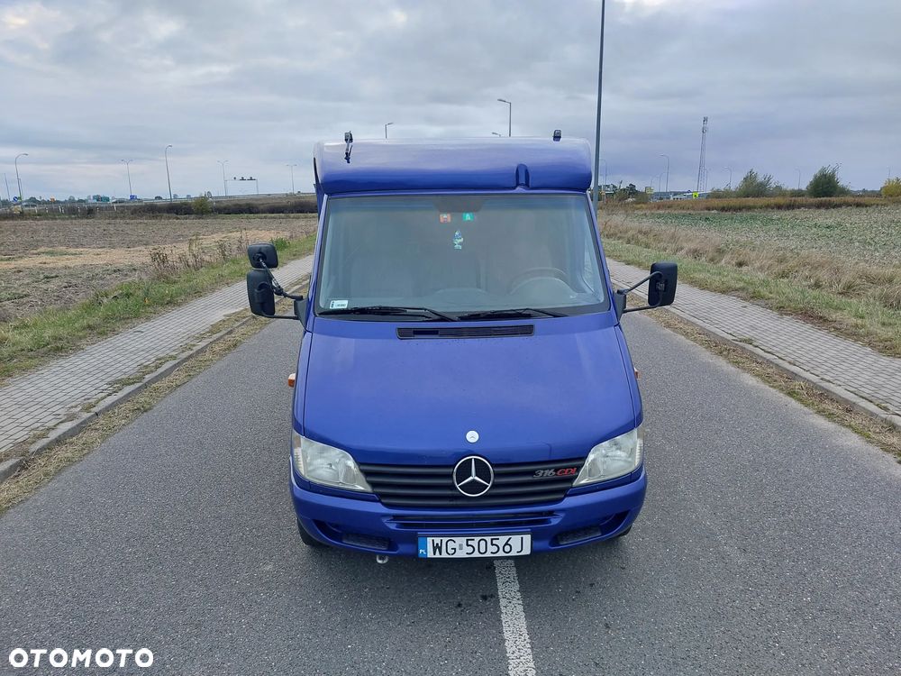 Mercedes-Benz Sprinter - 9