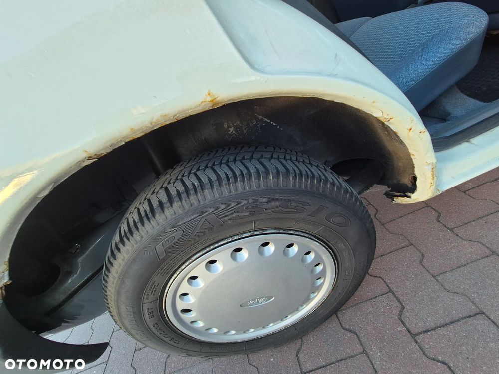 Ford Sierra - 21