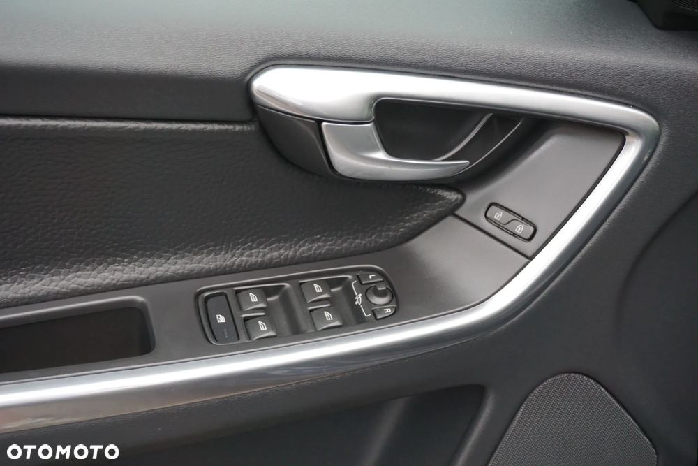 Volvo XC 60 D3 Momentum - 20