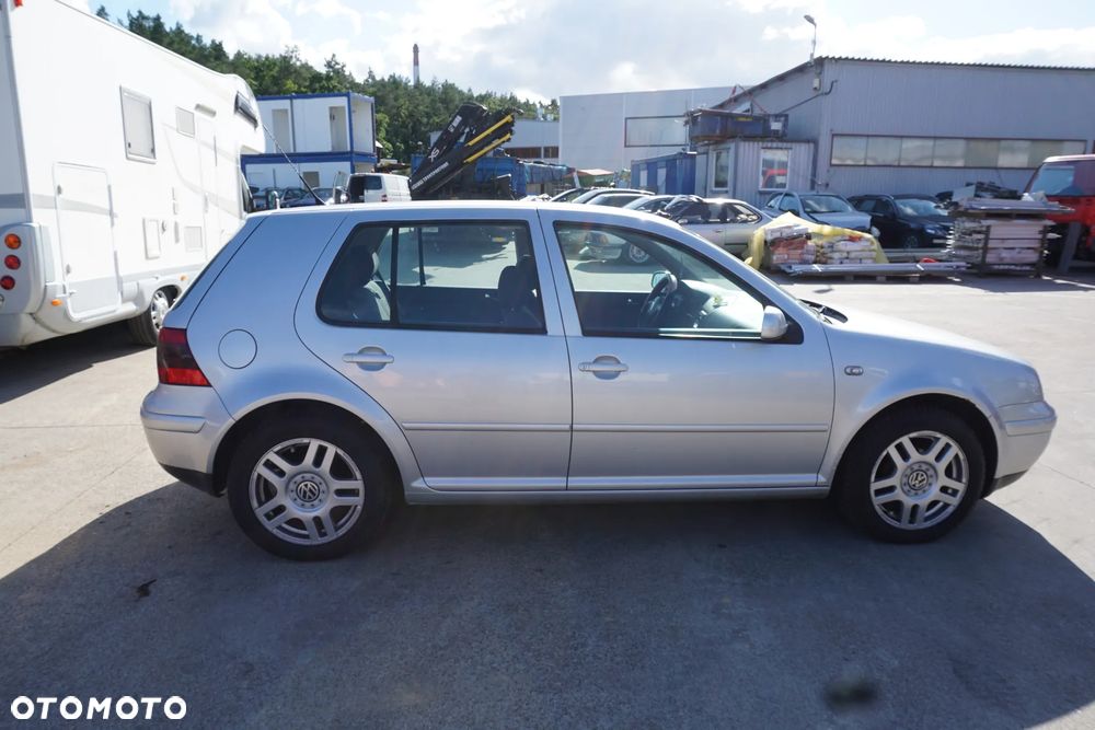 Volkswagen Golf - 5