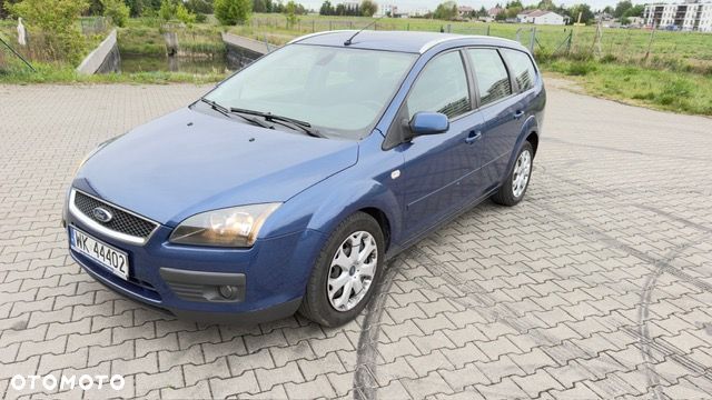 Ford Focus 1.6 16V Ambiente - 1