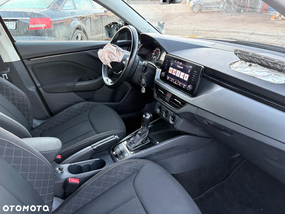 Skoda Kamiq 1.0 TSI DSG Active - 33