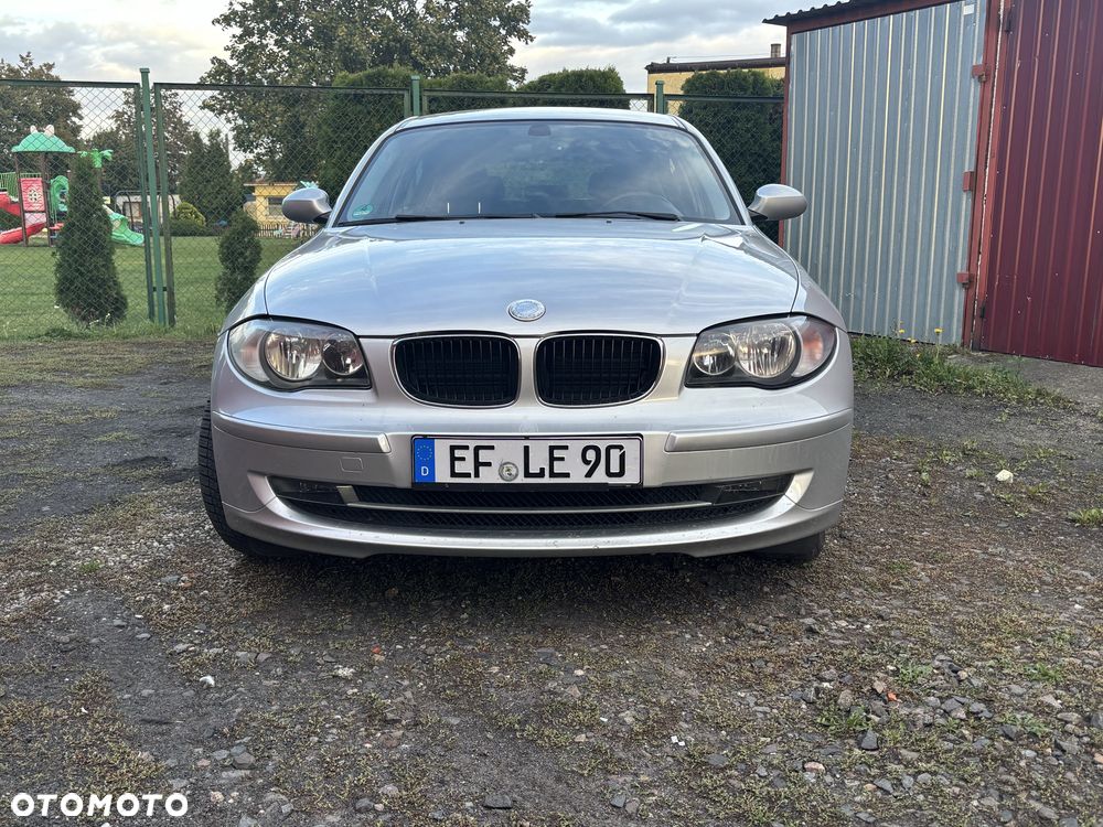 BMW E87 2009 photo 3