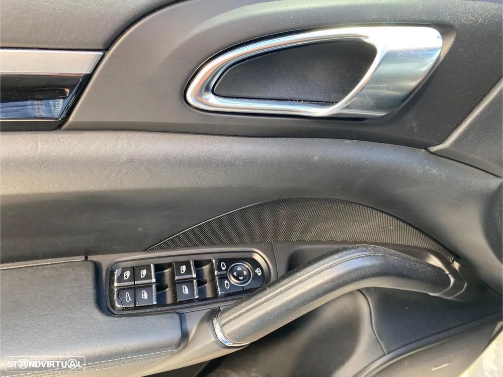 Porsche Cayenne S Hybrid - 13