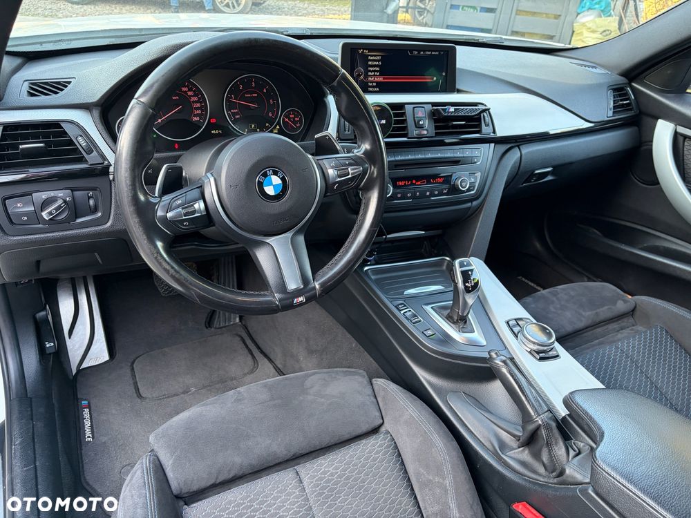BMW Seria 3 320d xDrive - 15