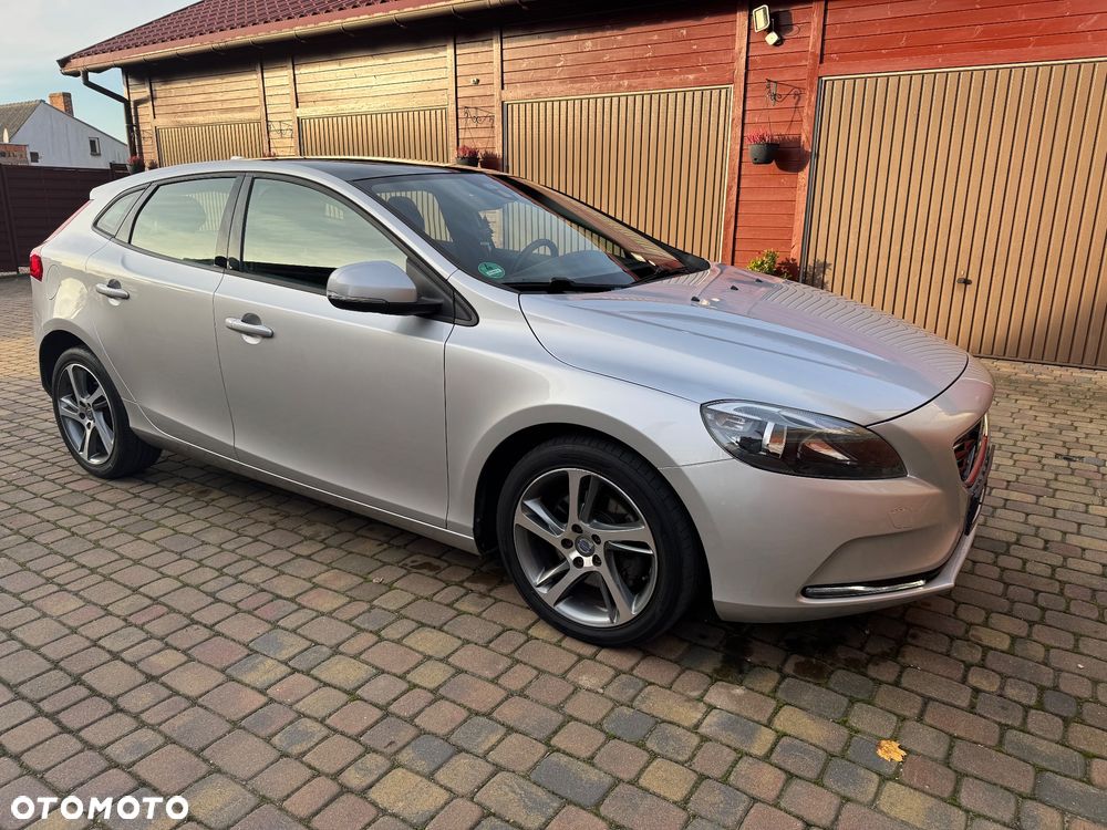 Volvo V40 D2 - 11
