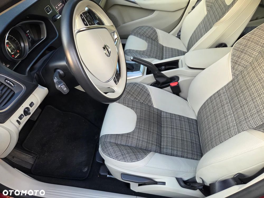 Volvo V40 - 10