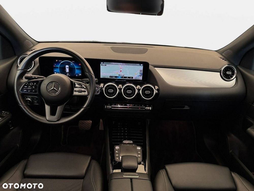 Mercedes-Benz GLA - 18