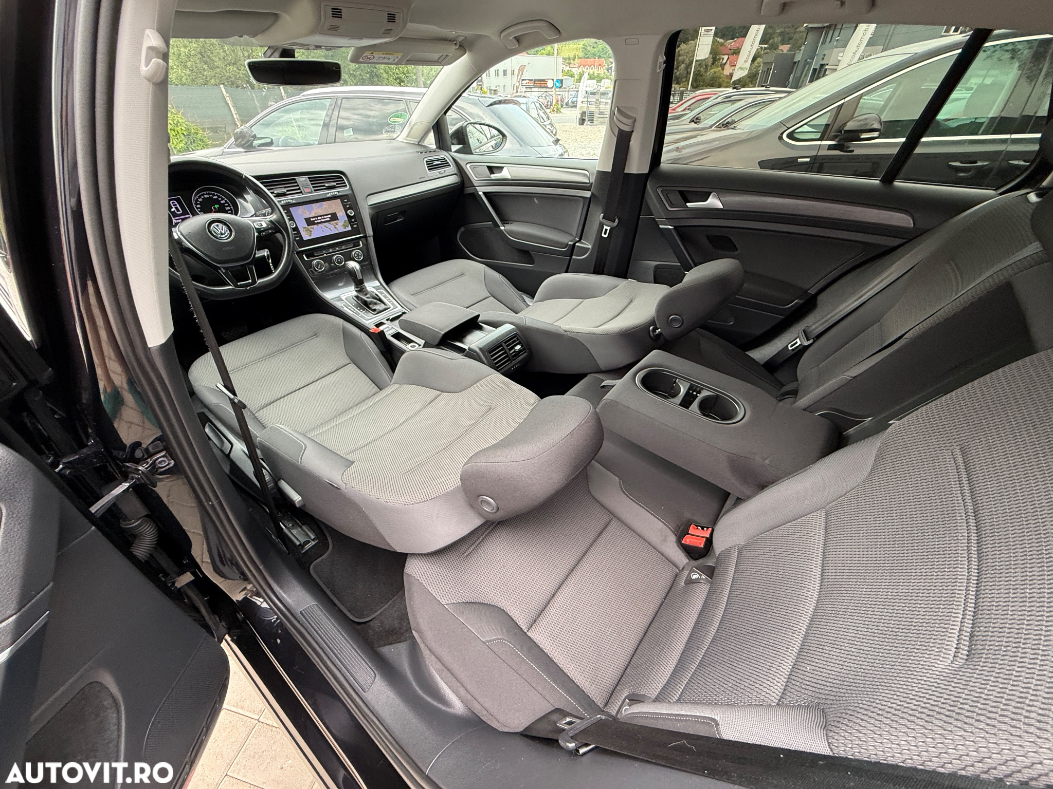 Volkswagen Golf 2.0 BlueTDI DSG Comfortline - 24