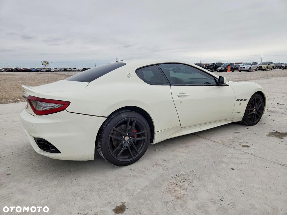 Maserati GranTurismo S - 3