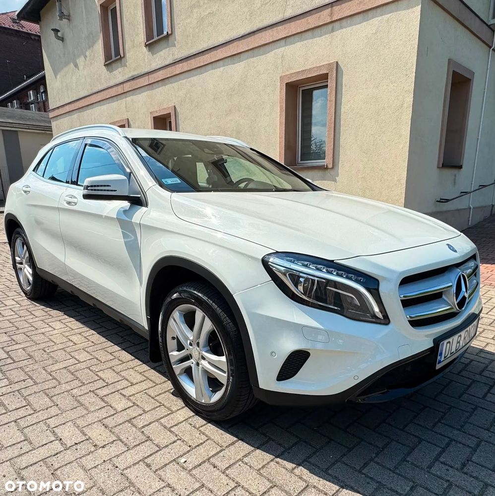 Mercedes-Benz GLA 200 7G-DCT - 9