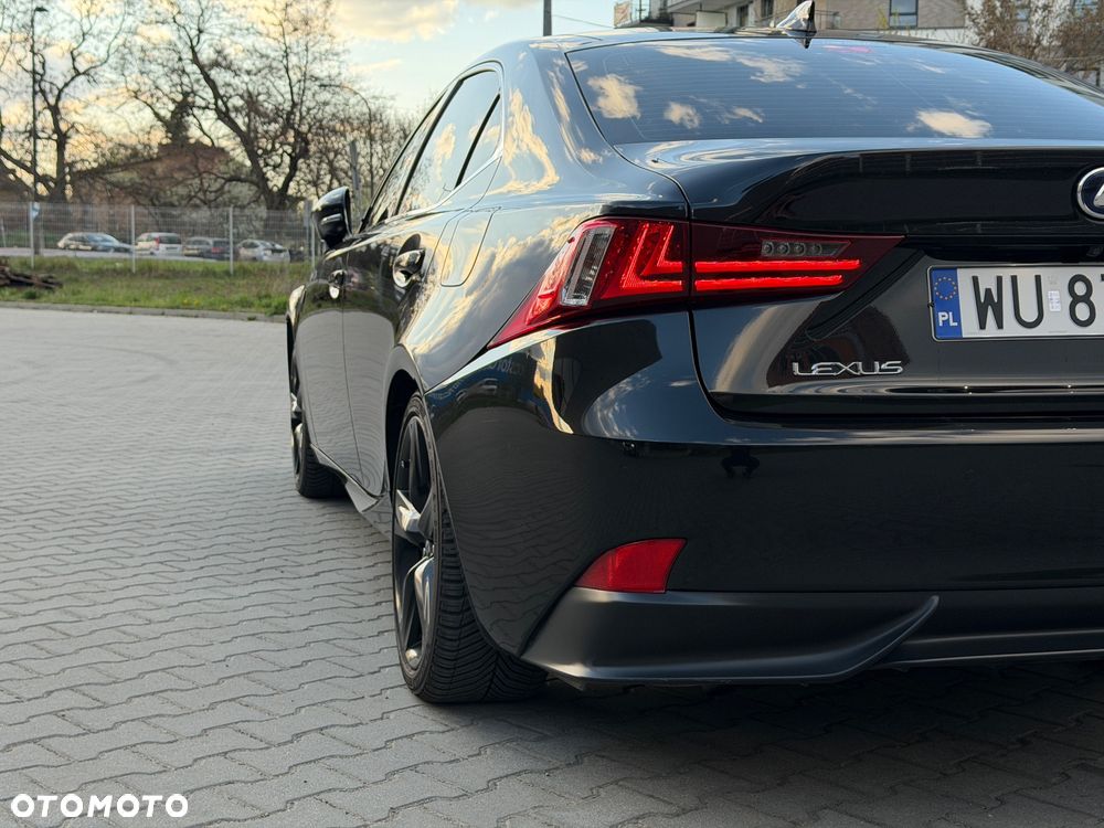 Lexus IS 300h Business Edition - 14