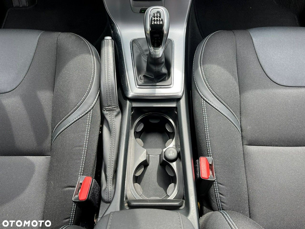 Volvo V40 D2 Momentum - 27