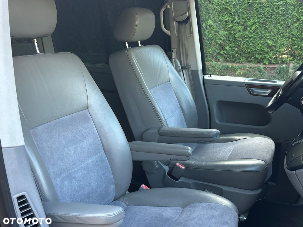 Volkswagen Multivan - 10