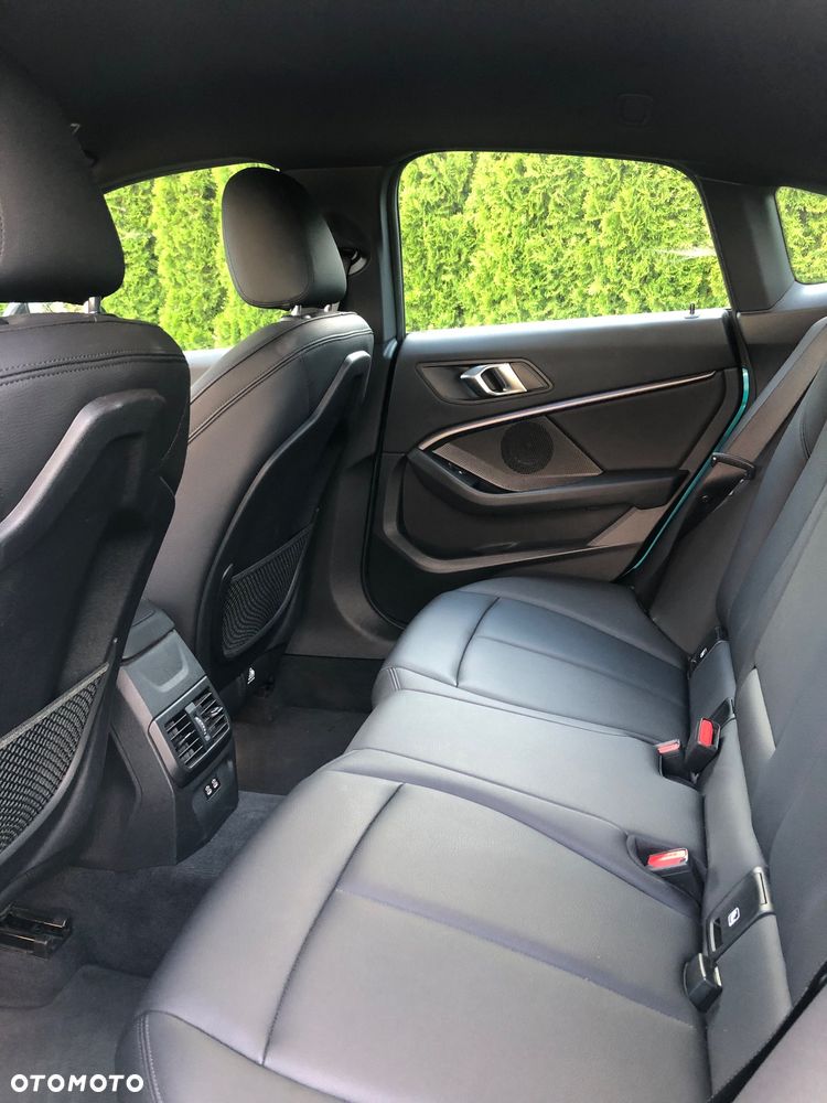 BMW Seria 2 218i - 14