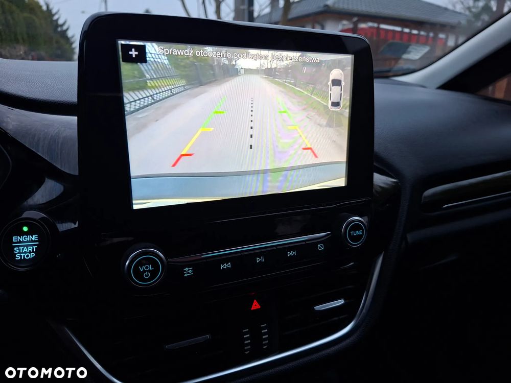 Ford Fiesta 1.0 EcoBoost S&S TITANIUM - 17