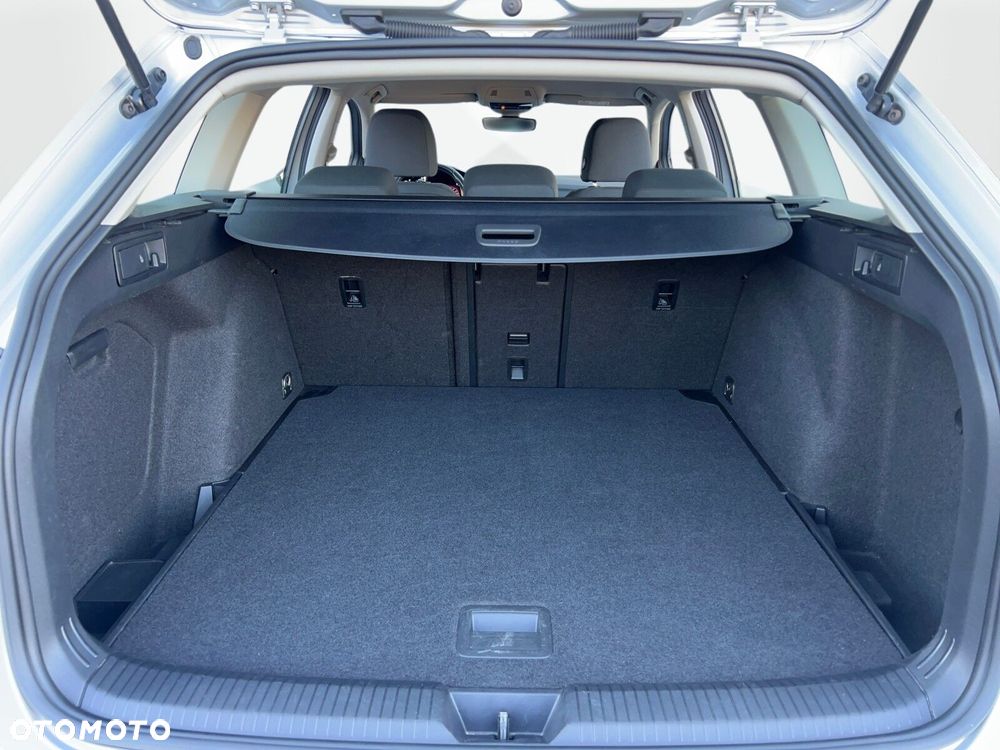 Volkswagen Golf VIII 1.5 TSI EVO Life - 11