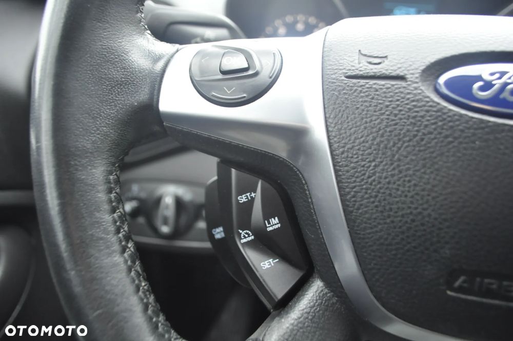 Ford Kuga 1.5 EcoBoost 2x4 Titanium - 7