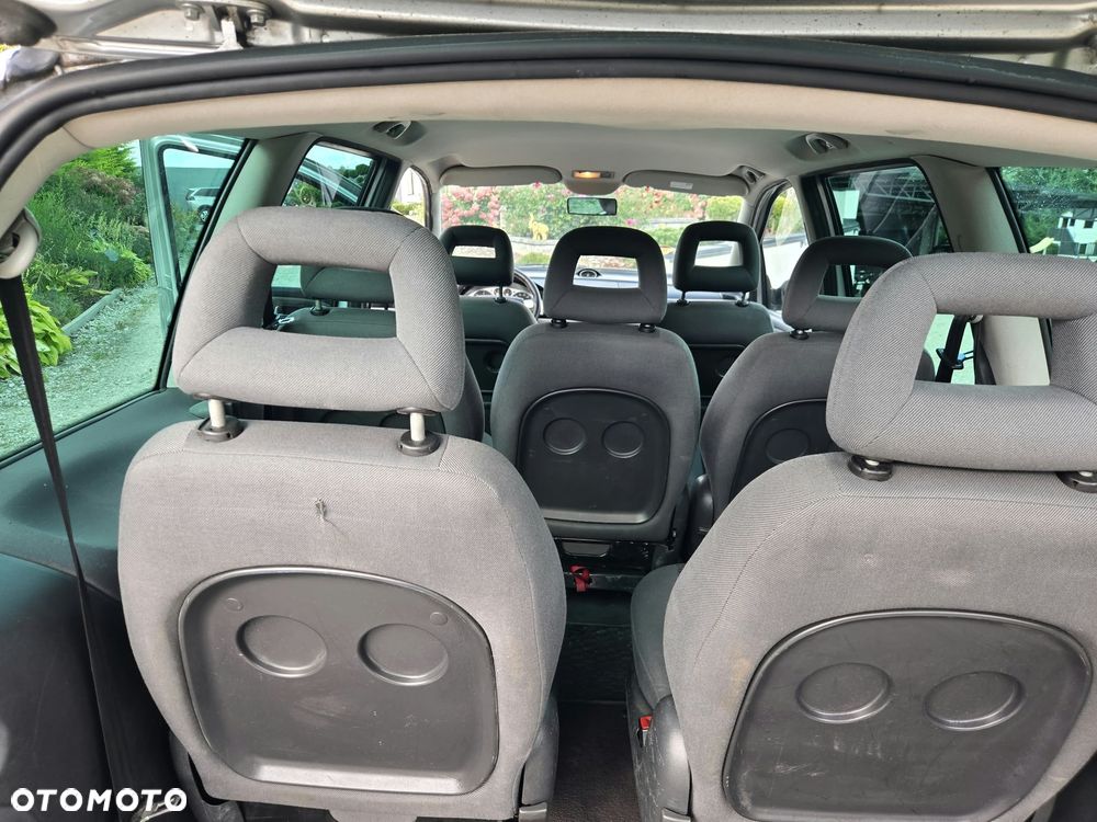 Ford Galaxy 1.9 TDI Ambiente - 8