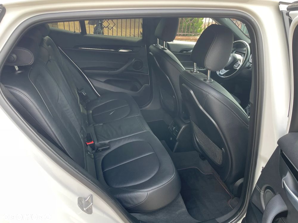 BMW X2 sDrive20i Advantage Plus - 16