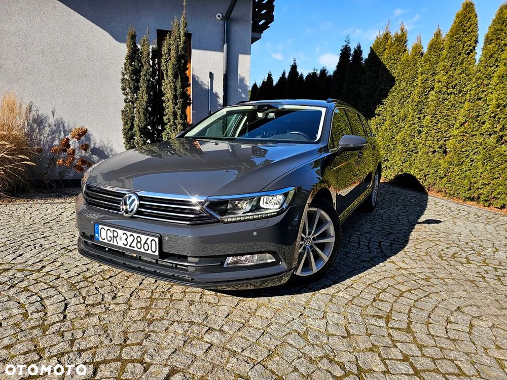 Volkswagen Passat - 1