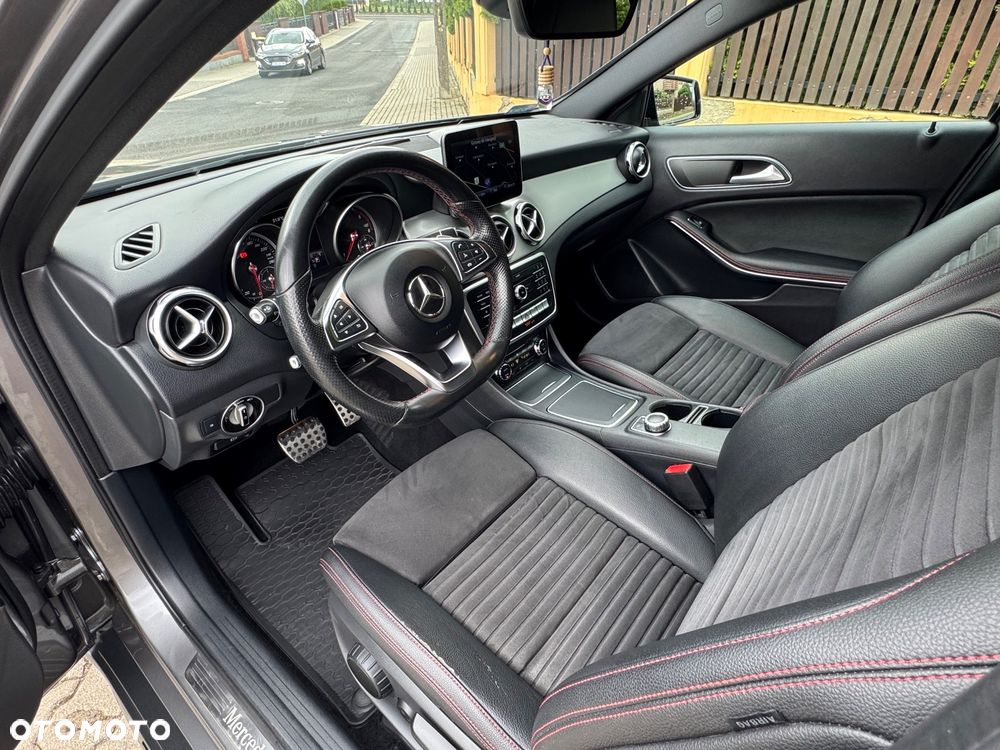 Mercedes-Benz GLA - 11
