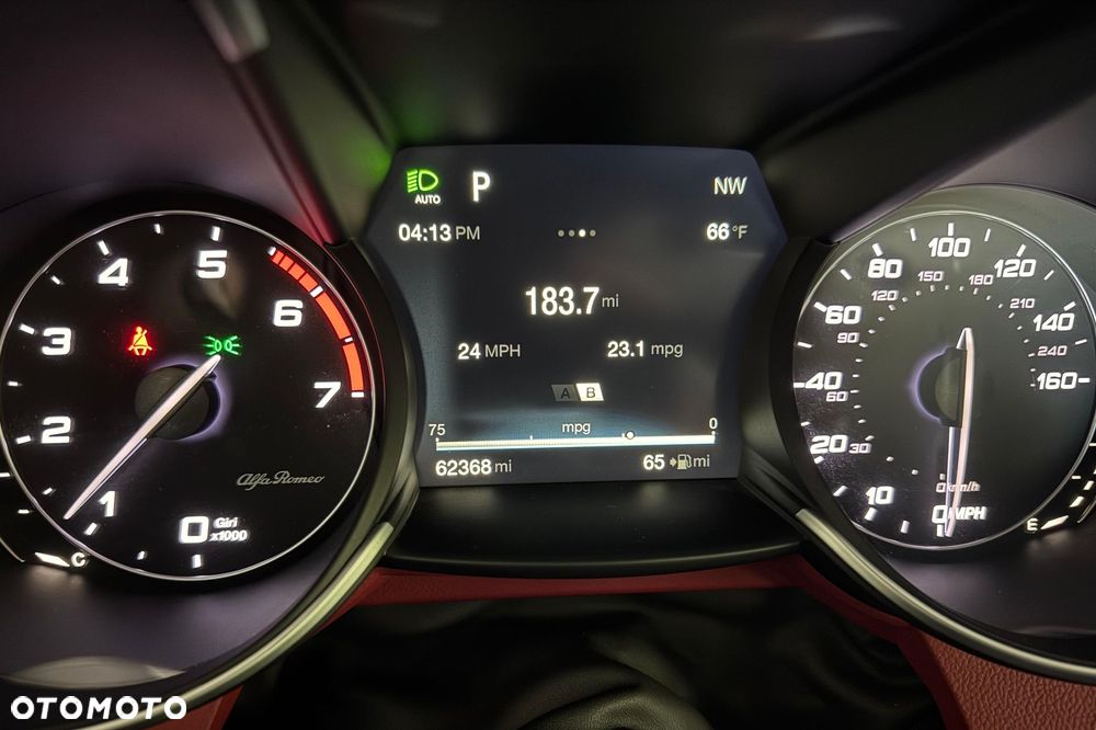 Alfa Romeo Giulia 2.0 Turbo 16V AT8-Q4 Ti - 21