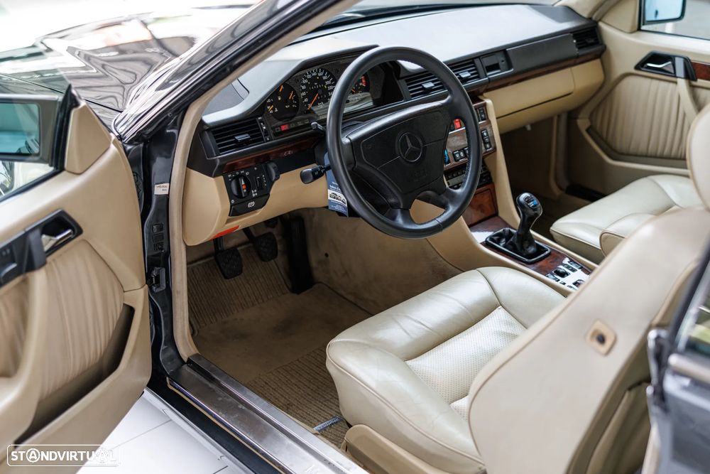 Mercedes-Benz W124 (1984-1997) 300 CE 24 Cabriolet - 20