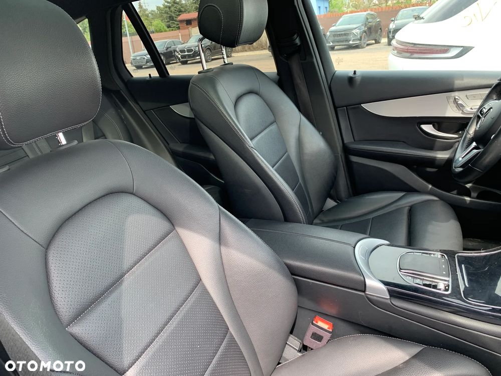Mercedes-Benz GLC 300 4Matic 9G-TRONIC Edition Avantgarde - 12