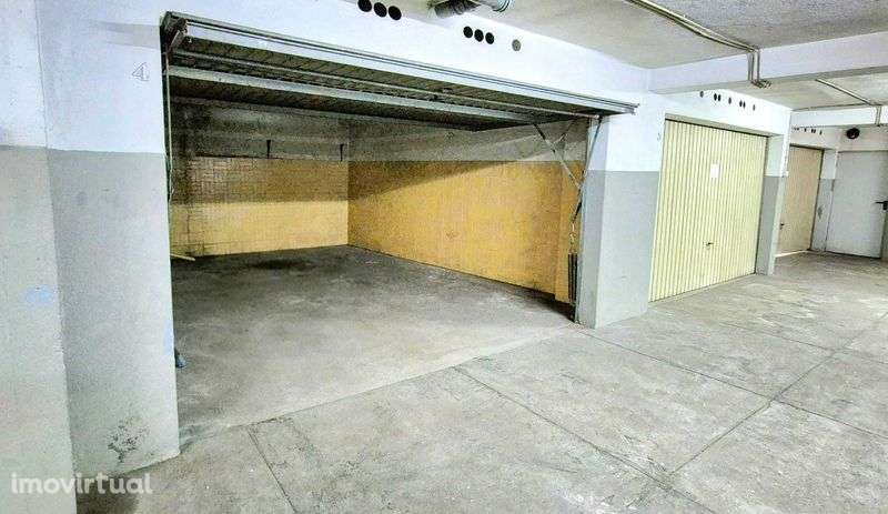 Garagem 25m2, praça 9 de abril - Grande imagem: 2/2