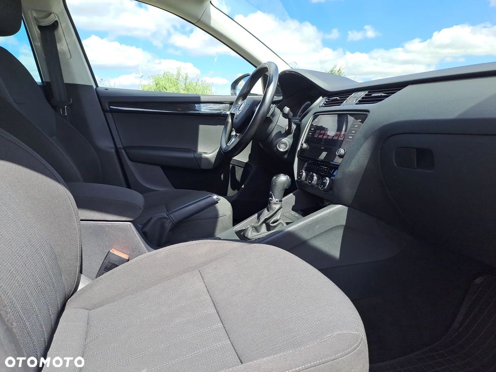 Skoda Octavia 1.5 TSI ACT Style DSG - 10
