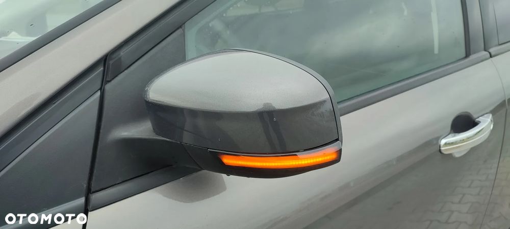 Ford Focus 1.6 TDCi DPF Start-Stopp-System SYNC Edition - 8