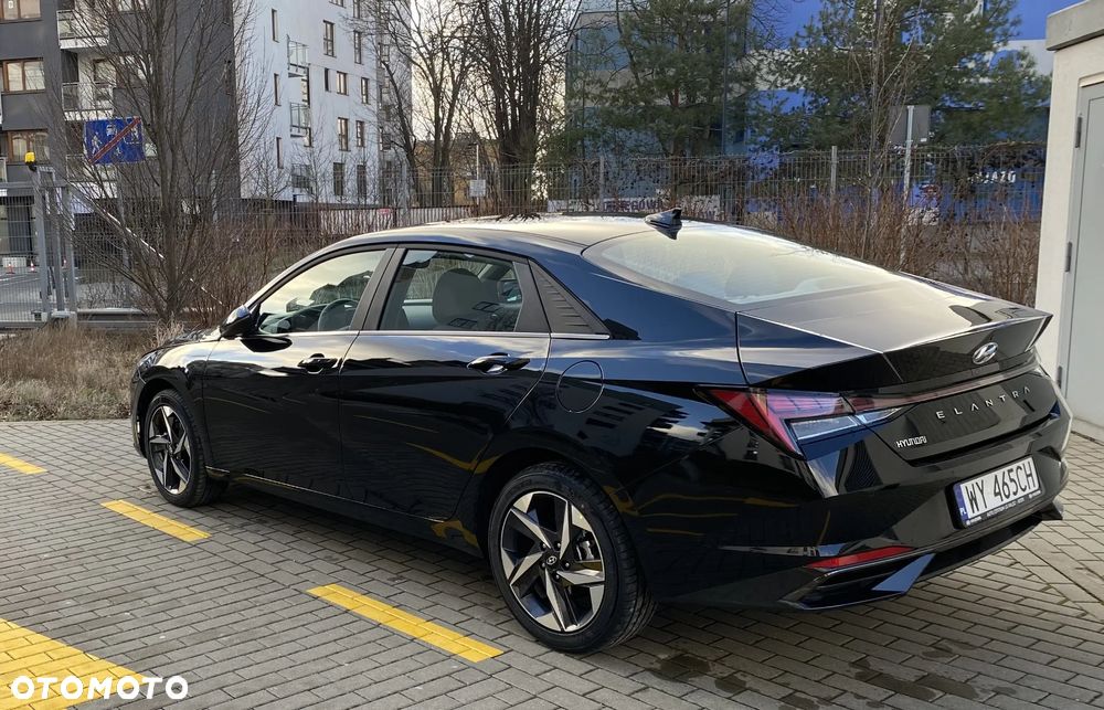 Hyundai Elantra 1.6 Executive CVT - 1