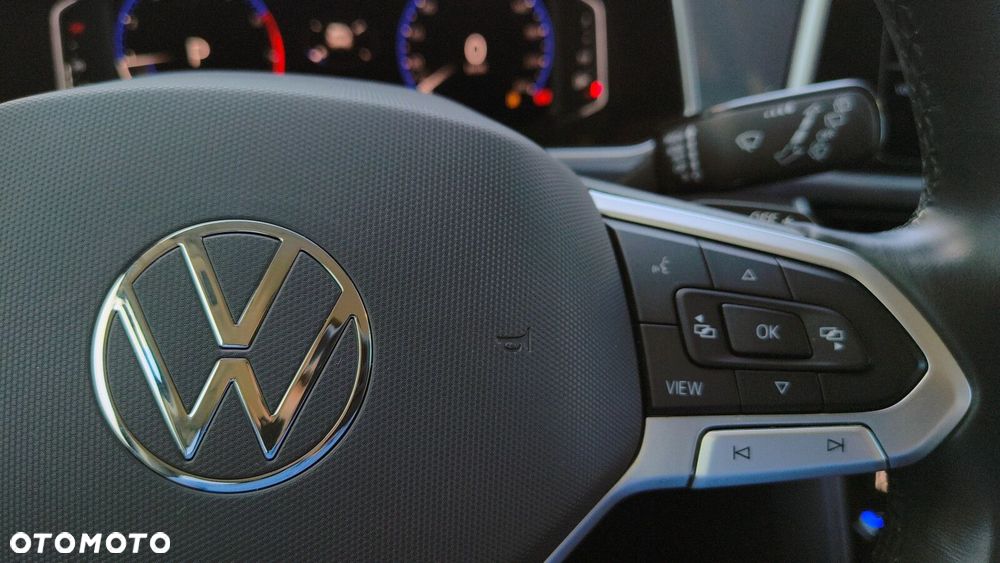 Volkswagen T-Roc - 17