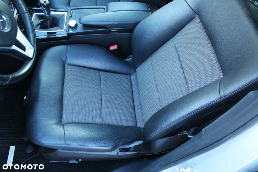 Mercedes-Benz Klasa E 200 CGI BlueEffICIENCY Avantgarde - 21