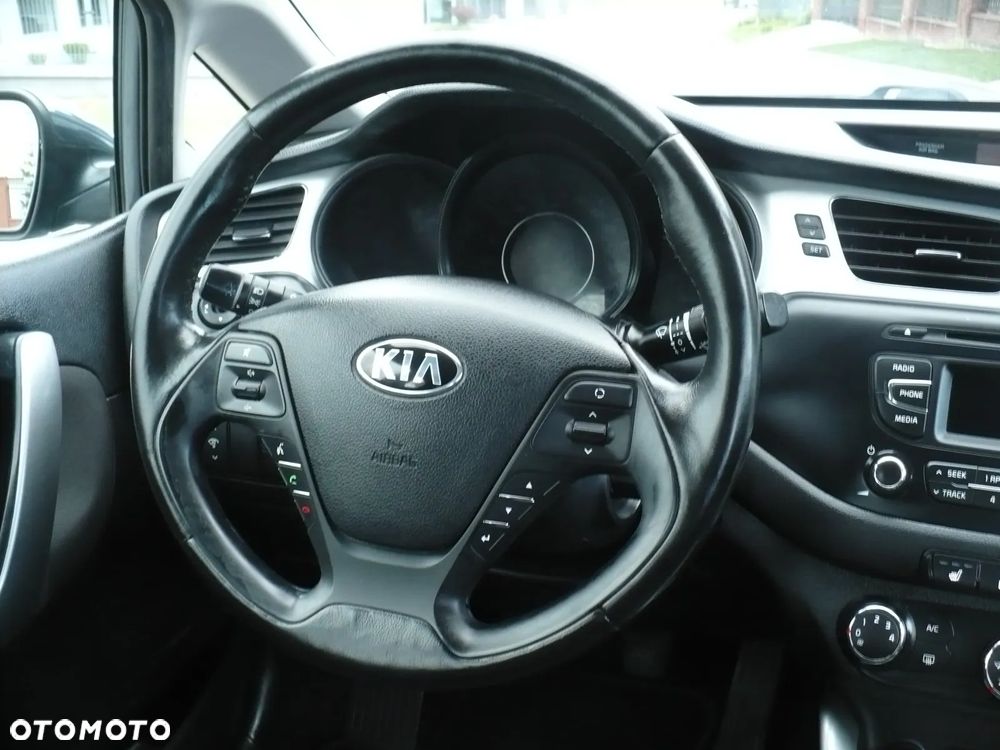 Kia Ceed 1.6 GDI Dream-Team Edition - 23