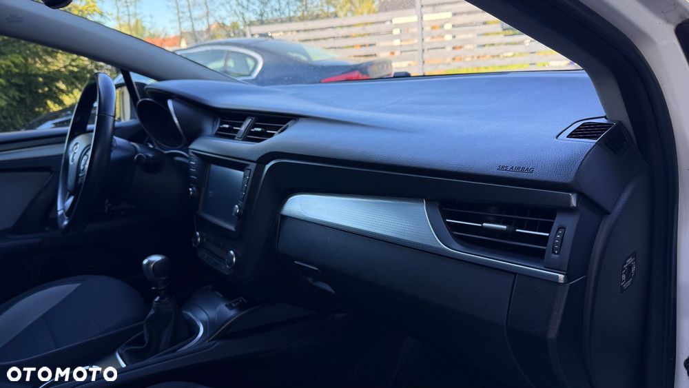 Toyota Avensis Touring Sports 1.8 Edition S+ - 35
