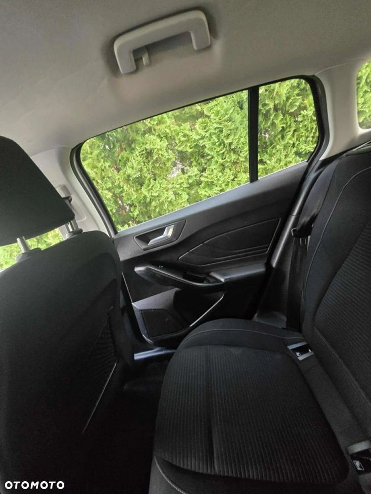 Ford Focus 1.0 EcoBoost Active - 17