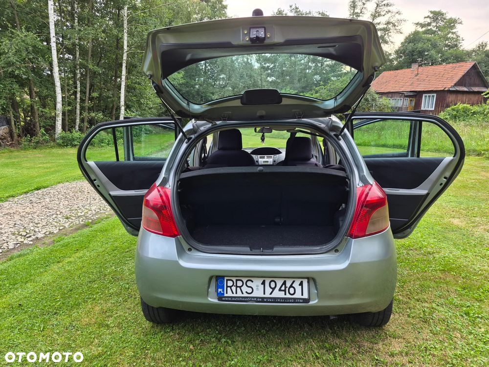 Toyota Yaris 1.3 VVT-i Luna - 4