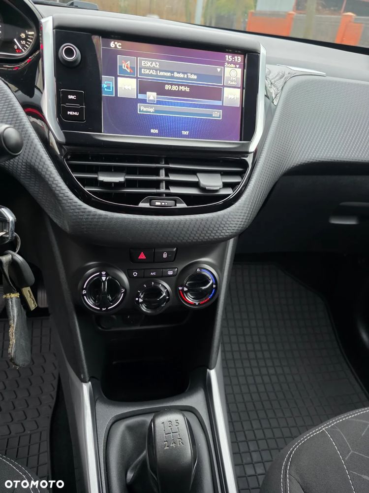 Peugeot 2008 PureTech 110 Style - 23