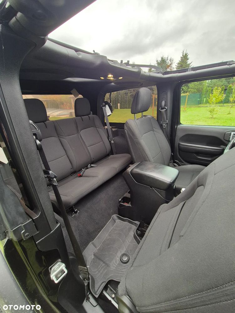 Jeep Wrangler - 15