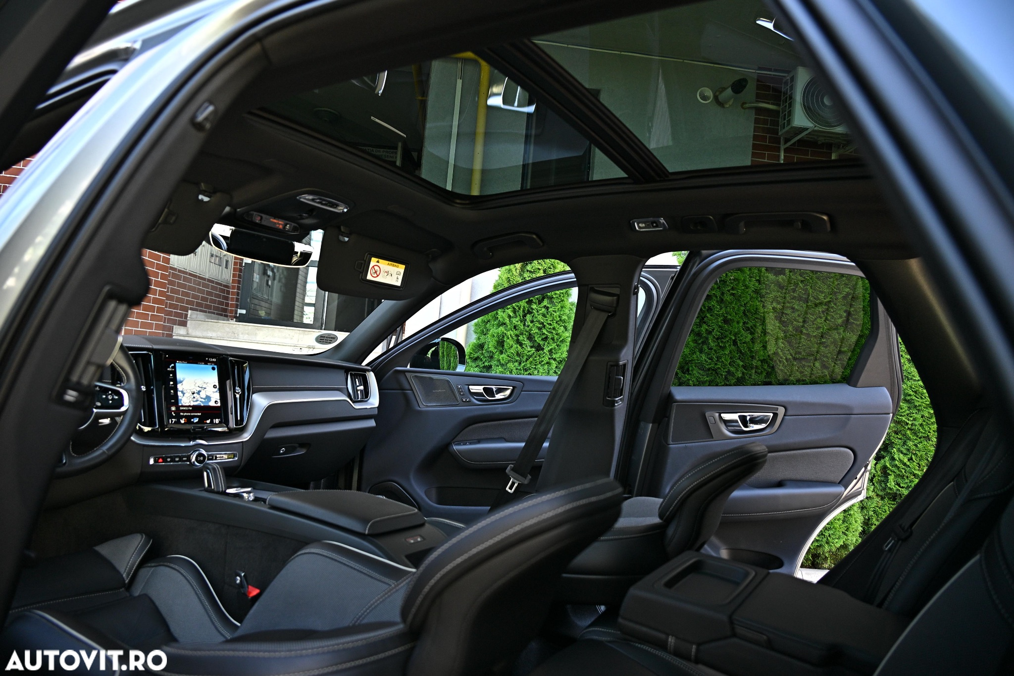 Volvo XC 60 Recharge T8 Twin Engine eAWD R-Design - 14