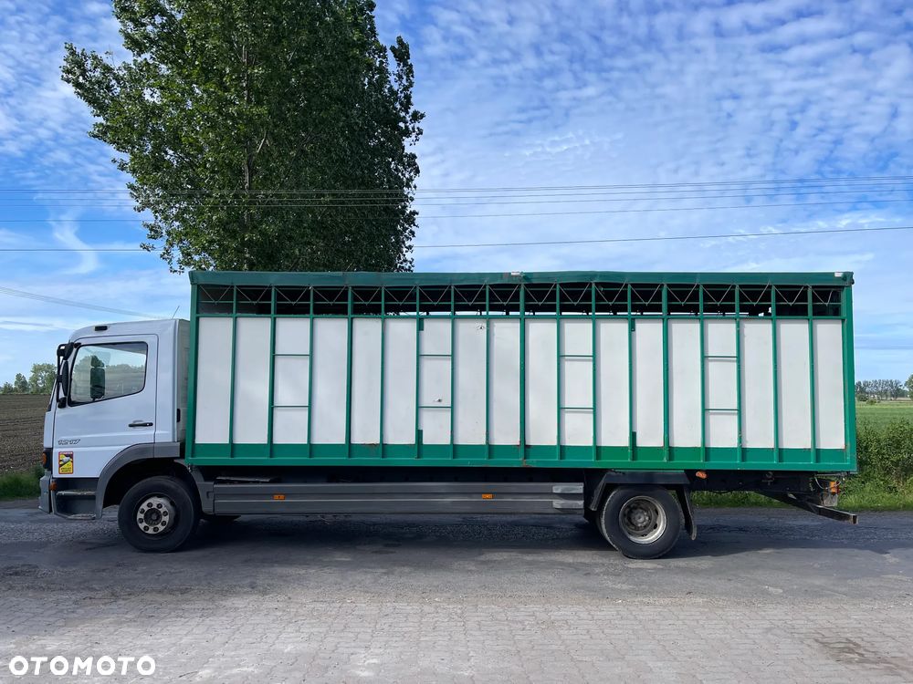 Mercedes-Benz Atego 1217 Rok 2001 Do przewozu zwierząt żywca bydła Stare tacho na tarczki - 2