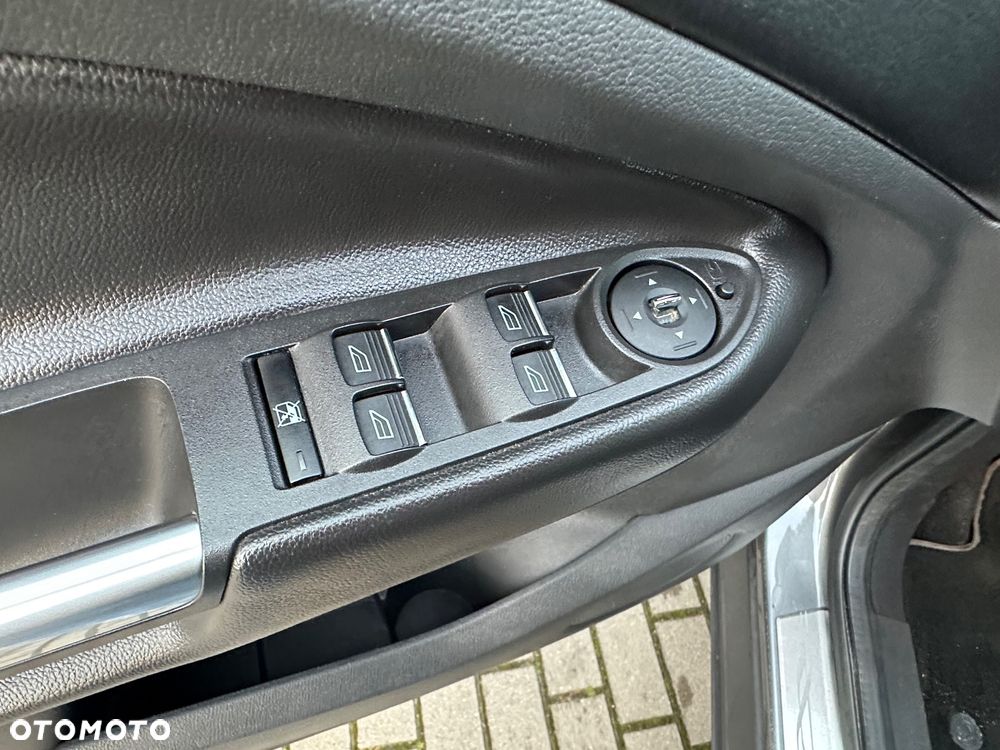 Ford Kuga 2.0 TDCi 2x4 Titanium - 14