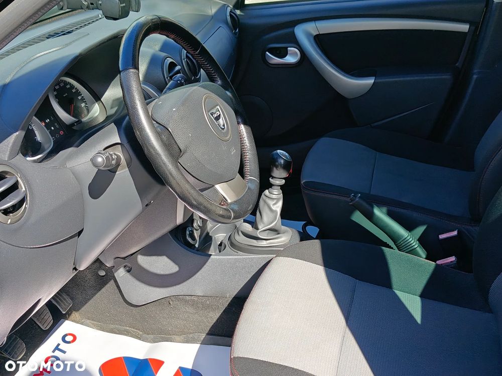 Dacia Duster 1.5 dCi Laureate 4x4 - 11